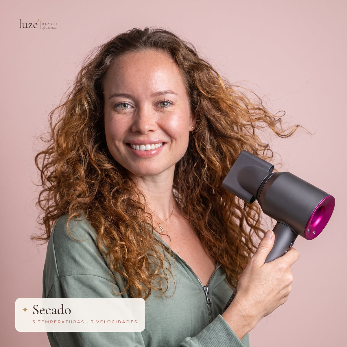 Secador de pelo profesional con cabezales imantados