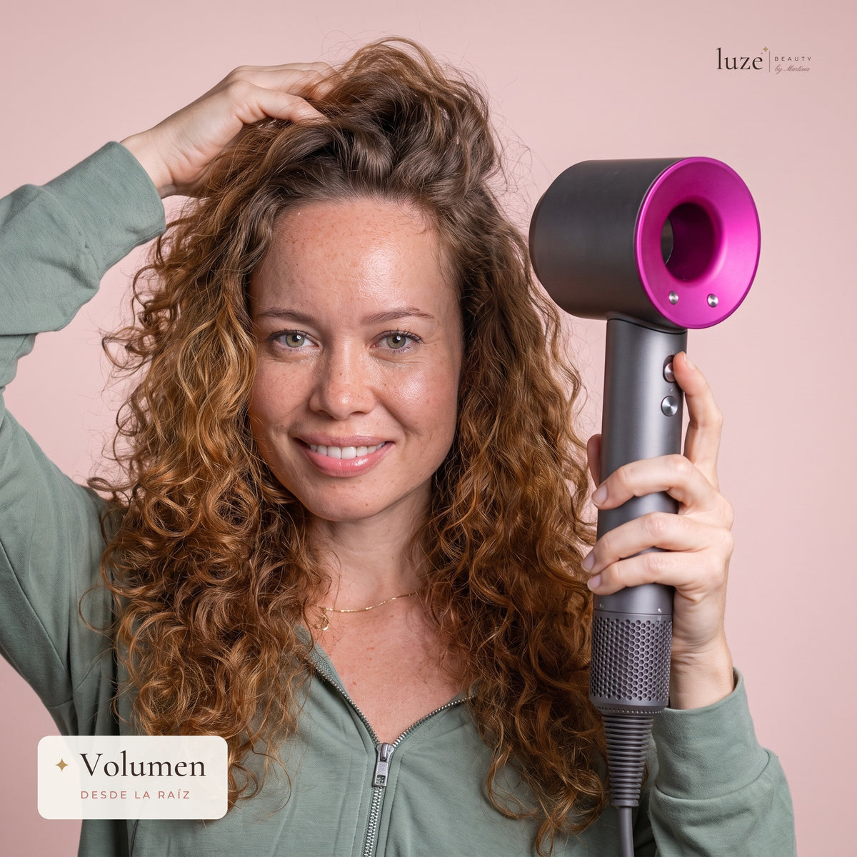 Secador de pelo profesional con cabezales imantados